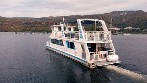 Cruise on Lac Tremblant