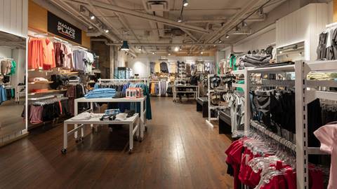 Magasin de la Place Apparel